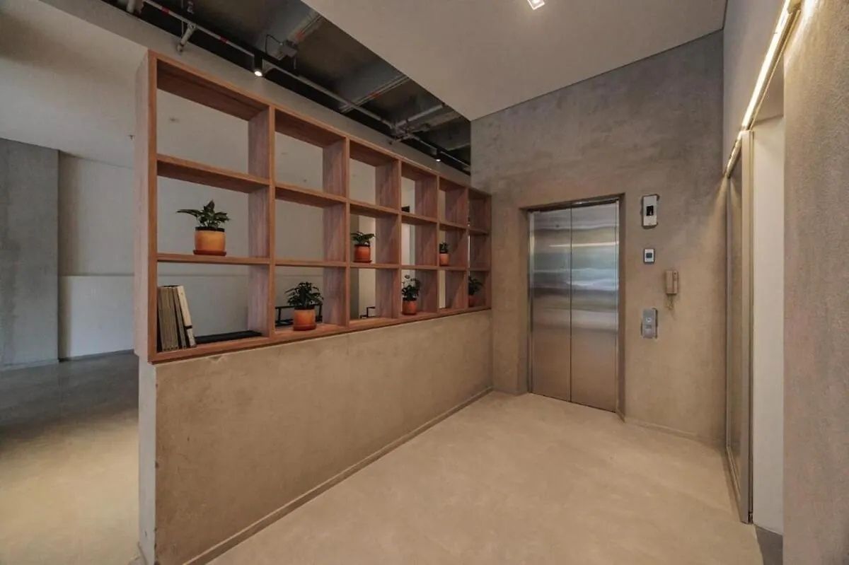 Moderno Apartaestudio Con Balcon En Laureles Medellin
