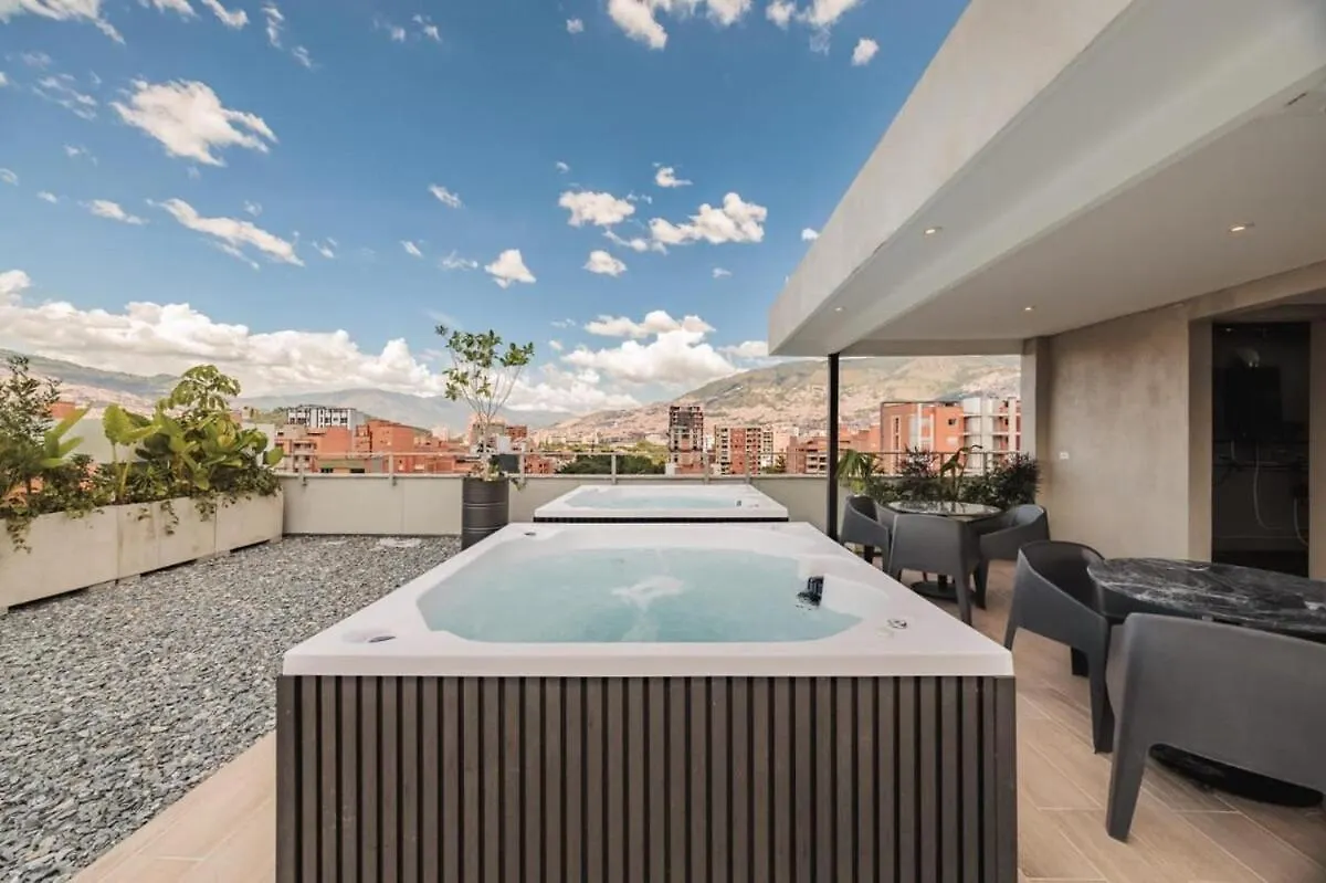 Moderno Apartaestudio Con Balcon En Laureles Medellin 0*,  Colombia
